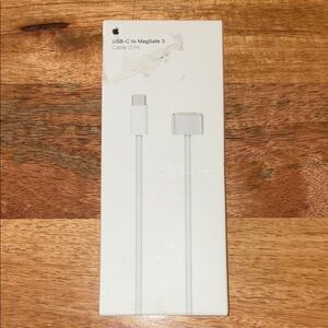 Apple White USB-C to MagSafe 3 Cable